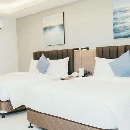 Ns Royal Hotel Cebu Extérieur photo