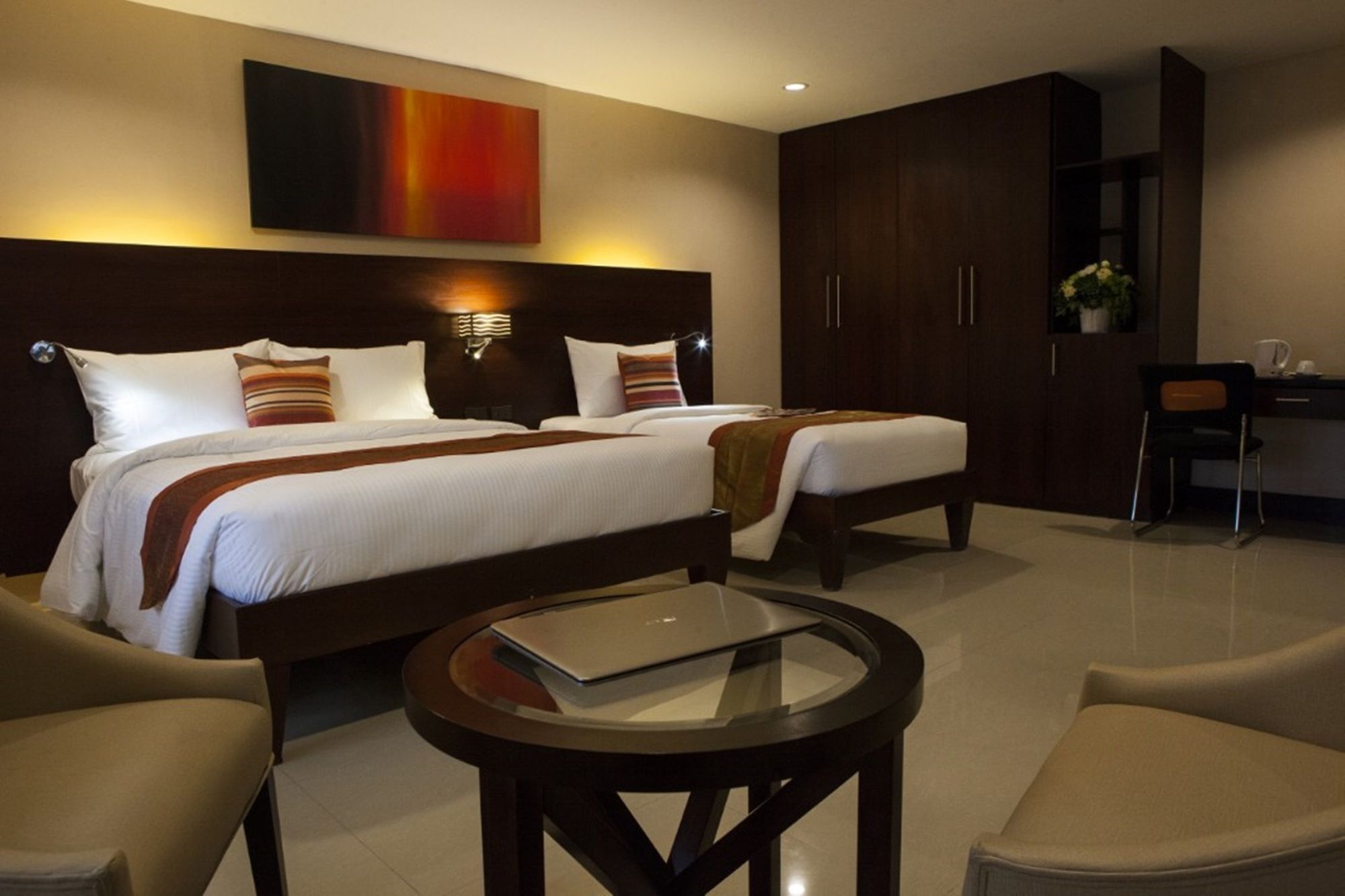 Ns Royal Hotel Cebu Extérieur photo